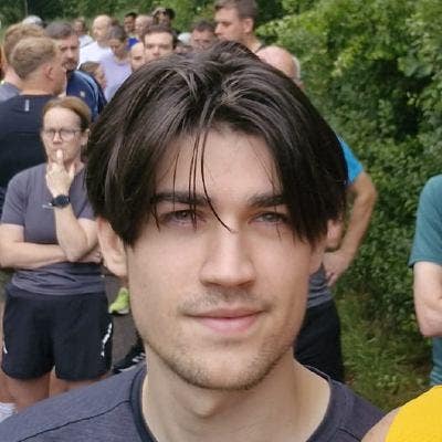 Professional looking for flat near the city centre Main Photo