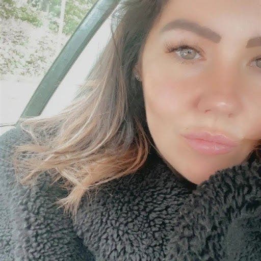 32 year old Female seeks a single or double room Main Photo