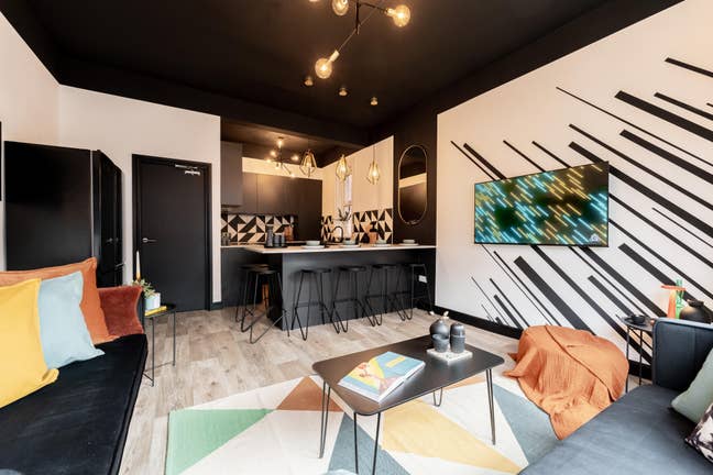 One Week Rent Free - Student Home Available July  Main Photo