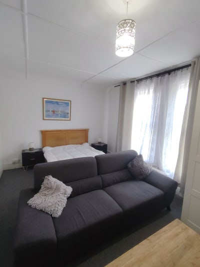 Two room to let Main Photo