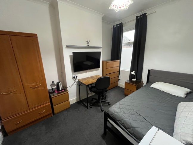 Room rent Bridgend town centre  Main Photo