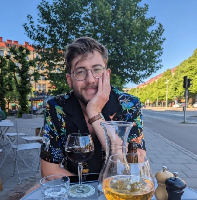 Working professional looking for a room Main Photo