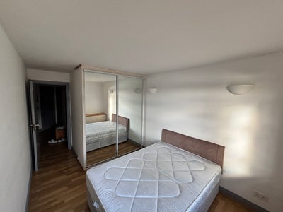 Double Room with Private Bathroom | Docklands Main Photo