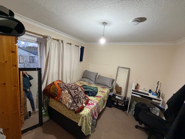 Double room in student/professional house Main Photo