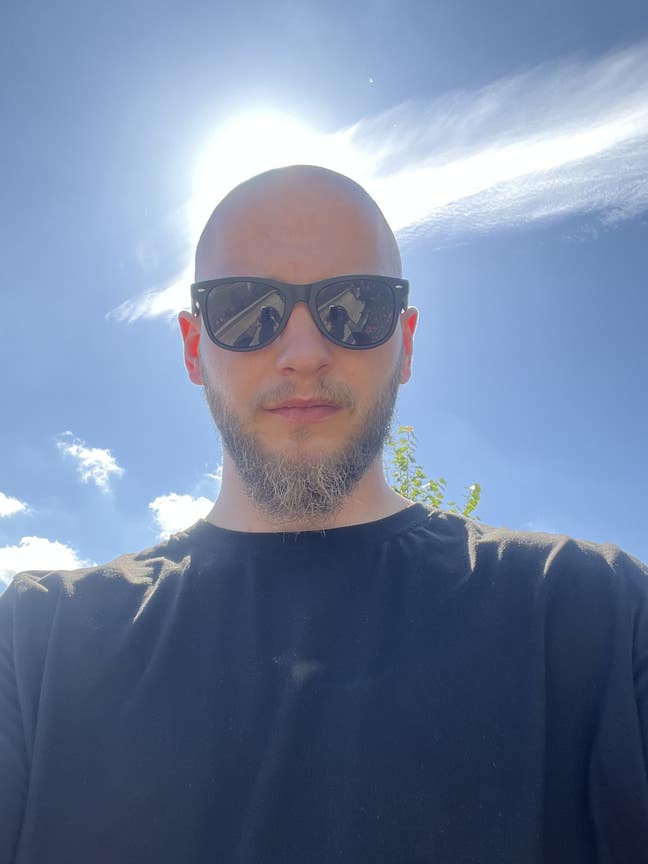 Going true brake up need place to stay  Main Photo