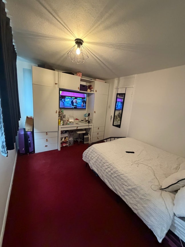 Double Room to Rent - | &pound;900 pcm | All Bills inc Main Photo