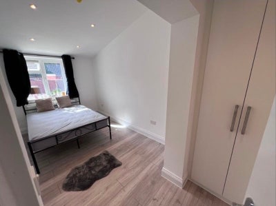 ✨ 🛏️En-Suite Room to Let in- Hililngdon/ Hayes Main Photo