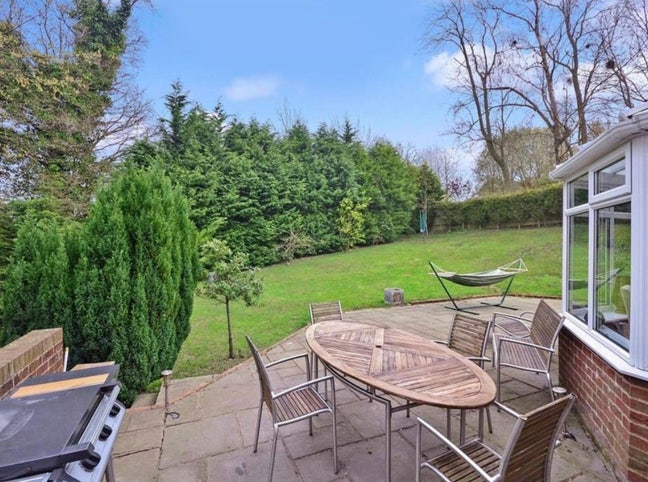 Double-bedrooms in peaceful Walderslade Woods Main Photo