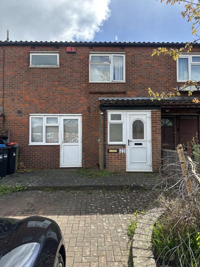  3  Bedroom  House  ,  separate  Living  room  -   Main Photo