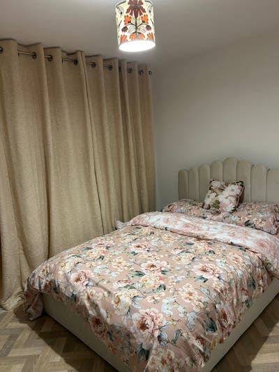 Large double room with seperate bathroom Main Photo