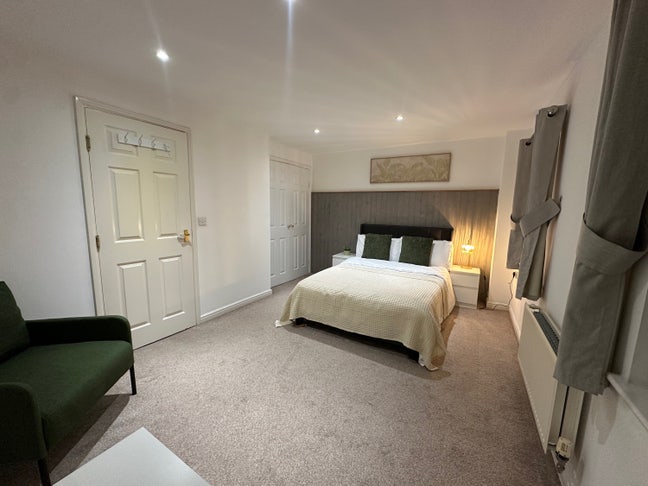 Room available for rent  Main Photo