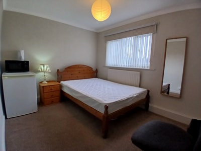 Lovely Warm Double Room &pound;550 pcm Main Photo