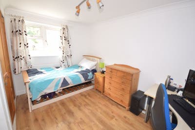 Spare room for let, Halton Camp, Wendover Main Photo