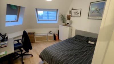 Nice Dbl Room Available in E&C Area Main Photo