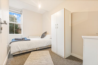 Stunning Luxury Rooms* Close to the Rsch # 46 Benn Main Photo