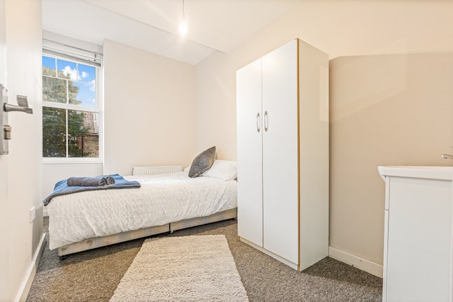 Stunning Luxury Rooms* Close to the Rsch # 46 Benn Main Photo