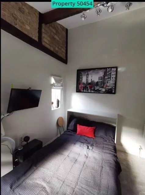 Room in Brixton House Main Photo