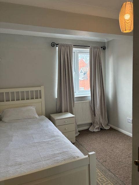 Very Nice Single Room, In The Center Of Town. Main Photo