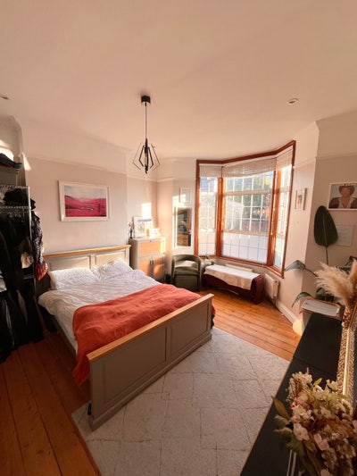 Room in gorgeous 4 bed flat in Stoke Newington Main Photo