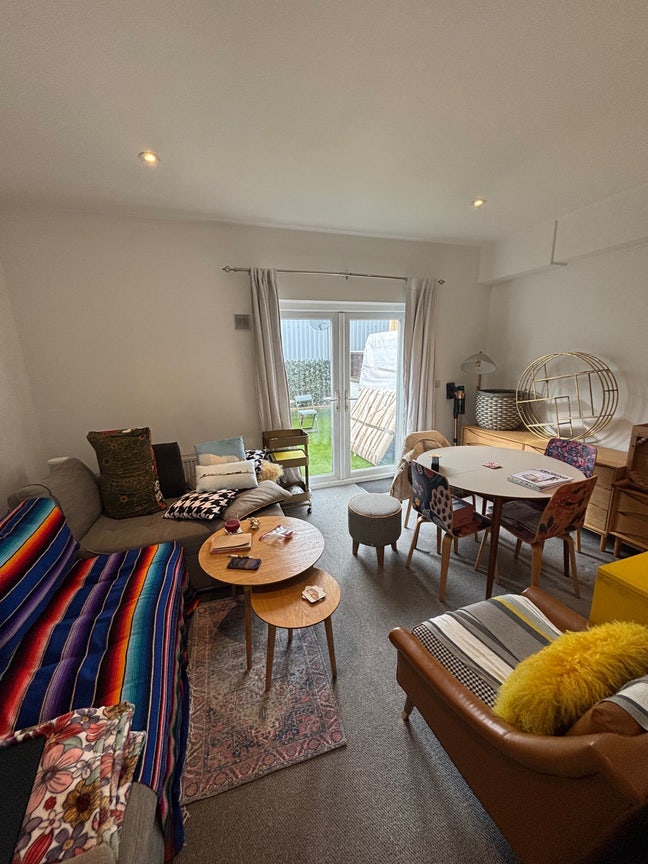 A 1 bedroom flat with a private terrace  Main Photo