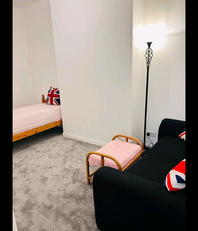 1 Single bedroom in Shared property . Main Photo