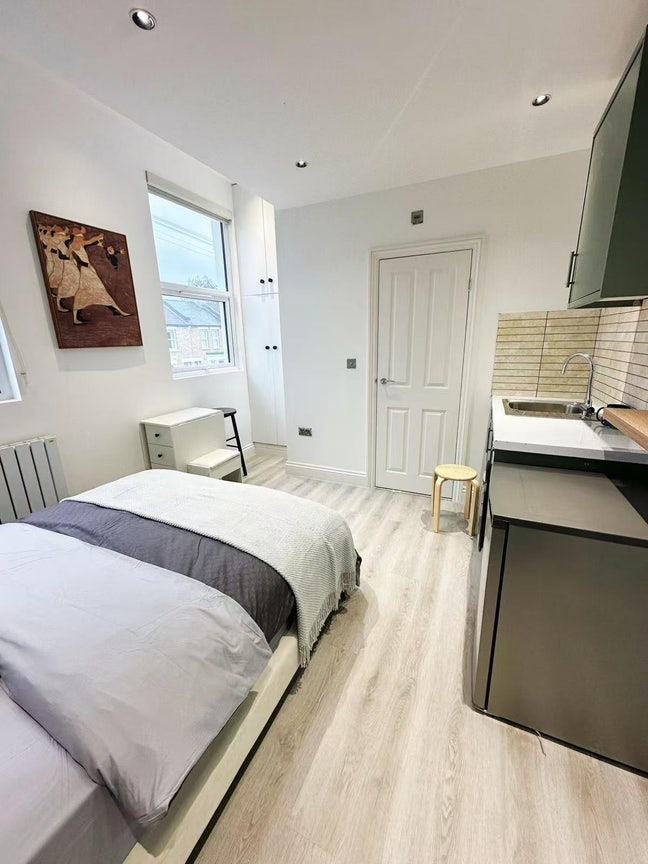 Short-Term Studio in SE6｜Private Bathroom， Main Photo