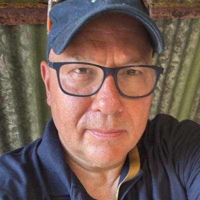 Professional Male seeks a double room Main Photo