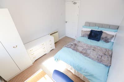 💎Lovly Double, JLR Bus Stop,Train Station💎 Main Photo