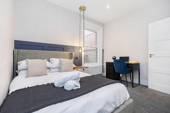 Beautiful En-Suites - Furnished - Bills Included Main Photo