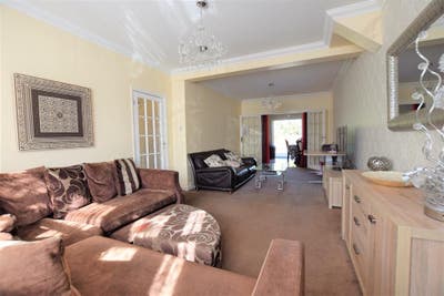 3 Bed House W Garden and Driveway in Chadwell Hth Main Photo