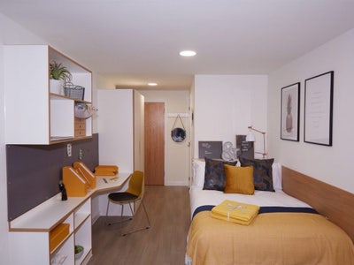 URGENT tract takeover for en-suite room  Main Photo