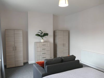 Extra Large Double Room - Monks Road, Lincoln Main Photo