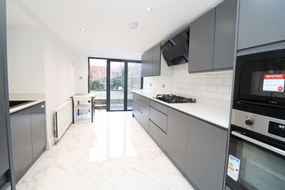 2 Fantastic Double Rooms Close to Regents Park!! Main Photo