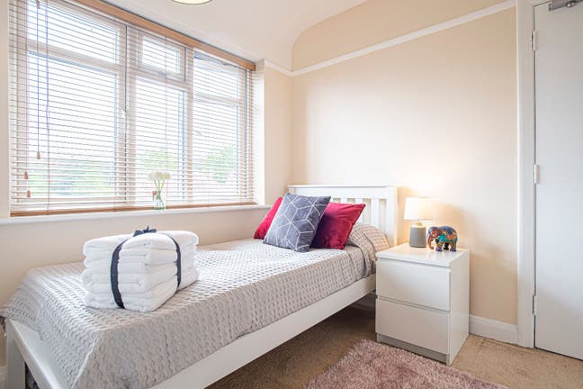 🏡 Comfortable Double Room | Feltham Main Photo