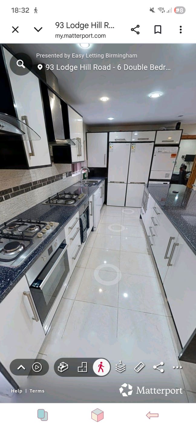 Large Ensuite room available  Main Photo