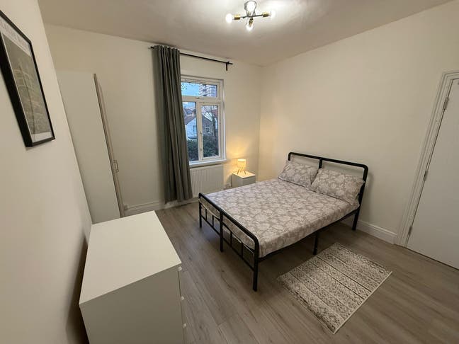 All Bills Included Rooms | Weekly Cleaning | CR0  Main Photo