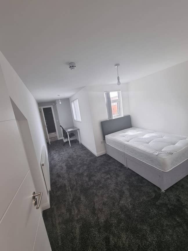 Ensuite Room on Bramble Street  Main Photo