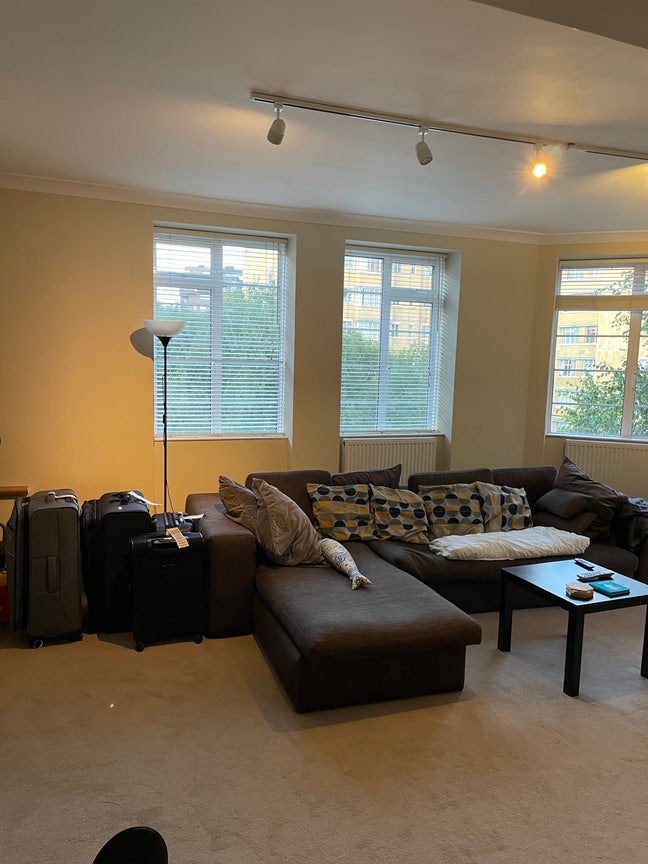 Room available in a St John’s Wood flat Main Photo