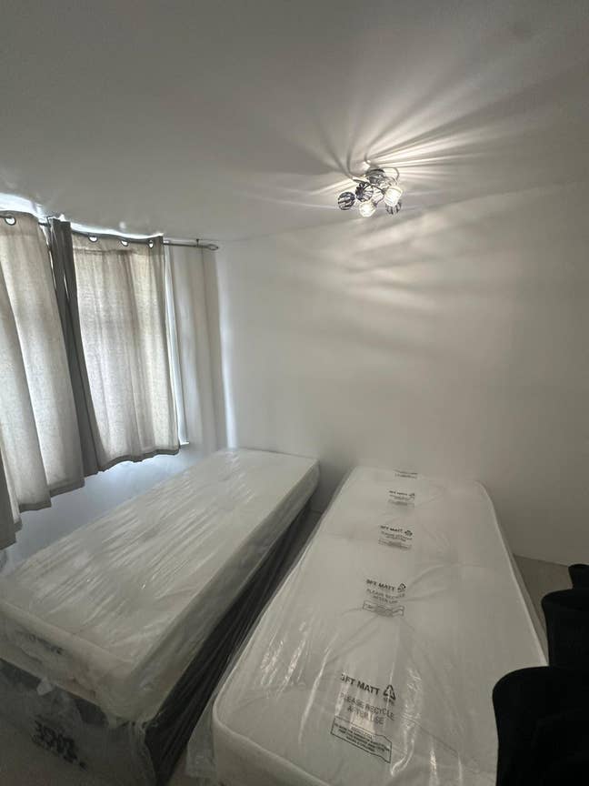 Affordable Furnished Double & Ensuite Rooms in E6 Main Photo