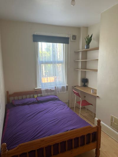 Double Room - 7 Mins Walk from the Station Main Photo