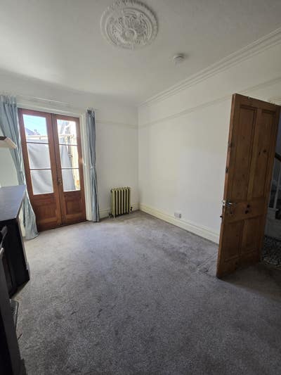 Gloucester Rd - large double room in shared HMO Main Photo