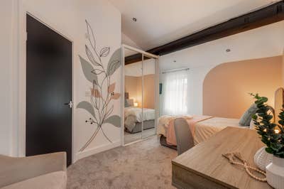 Beautiful En-Suite in Welsh Streets Main Photo