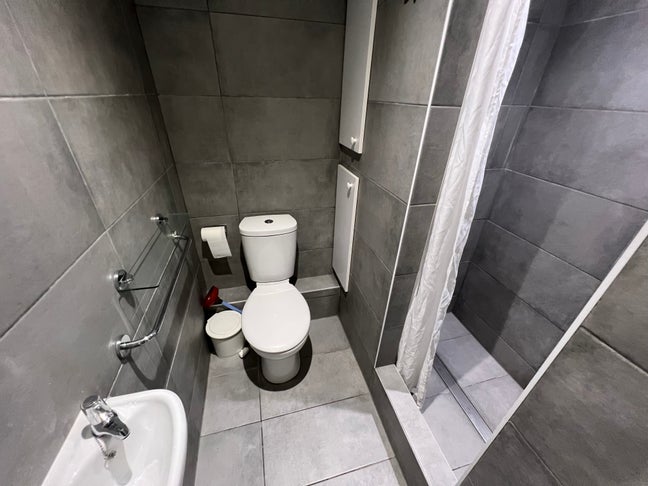 Rooms in shared House Main Photo