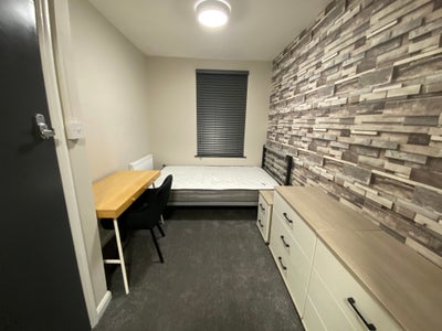 En-Suite Room Available 2nd May Main Photo