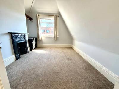 Two double rooms on Gloucester Rd :) Main Photo