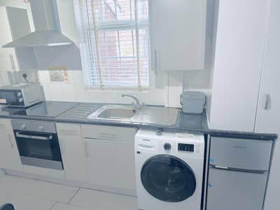 Self contained Modern Studio Flat 📍 RG1 prime Main Photo