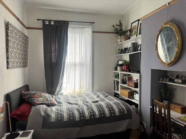 Double room in flat with terrace 5 mins from tube  Main Photo