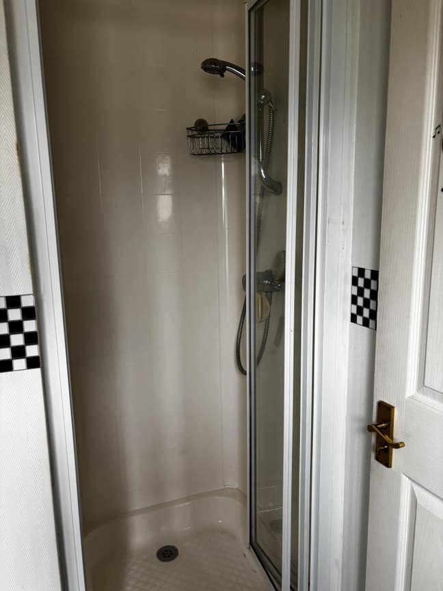 Double room in log cabin with en suite Main Photo