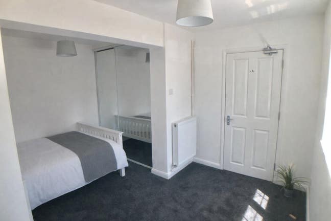 Large Double Room - Whiteley Side of Fareham Main Photo