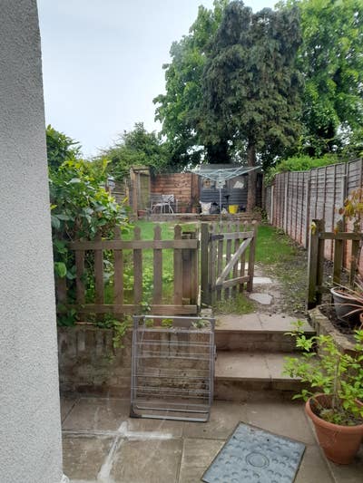 2 bedroom garden flat  Main Photo